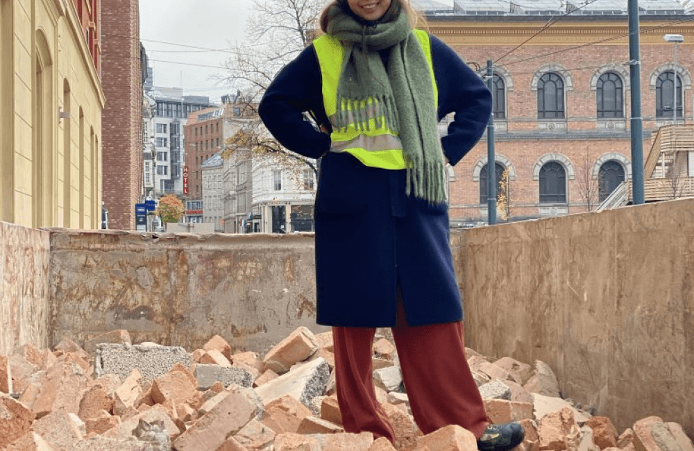 - Sirkulærøkonomi er fremtiden, sier Jennifer Lamson i Höegh Eiendom - her på byggeplassen ved Kristian Augusts gate 23 - Sirkulærøkonomi er fremtiden, sier Jennifer Lamson i Höegh Eiendom - her på byggeplassen ved Kristian Augusts gate 23